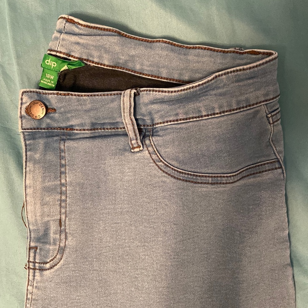 Light wash skinny jeans
